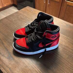 Nike Air Jordan 1 Retro High Satin OG Bred 2013 Size (women’s 8)